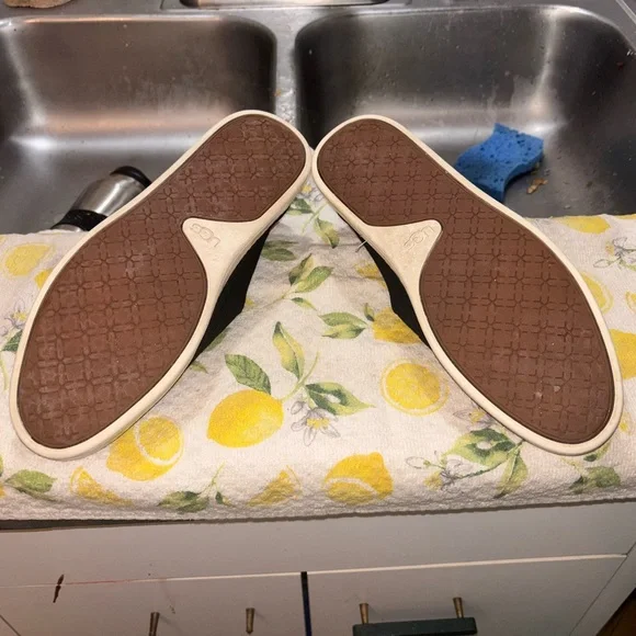 Used Ugg Slip On Shoes - Picture 3 of 3